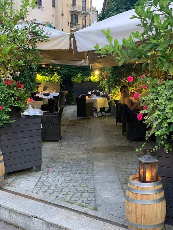 Chatulle, Milano