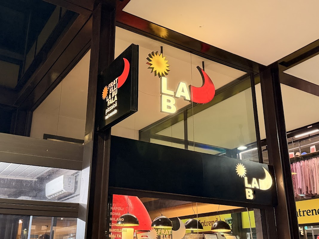 Fratelli La Bufala - Milano San Babila, Milano